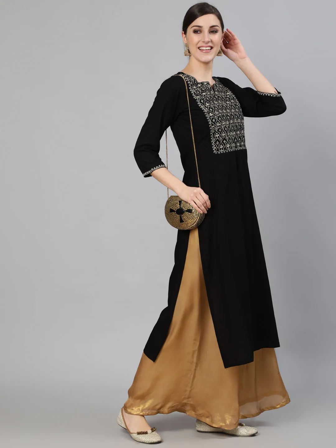 Women Black Embroidered Straight Kurta With Three Quarter Sleeves