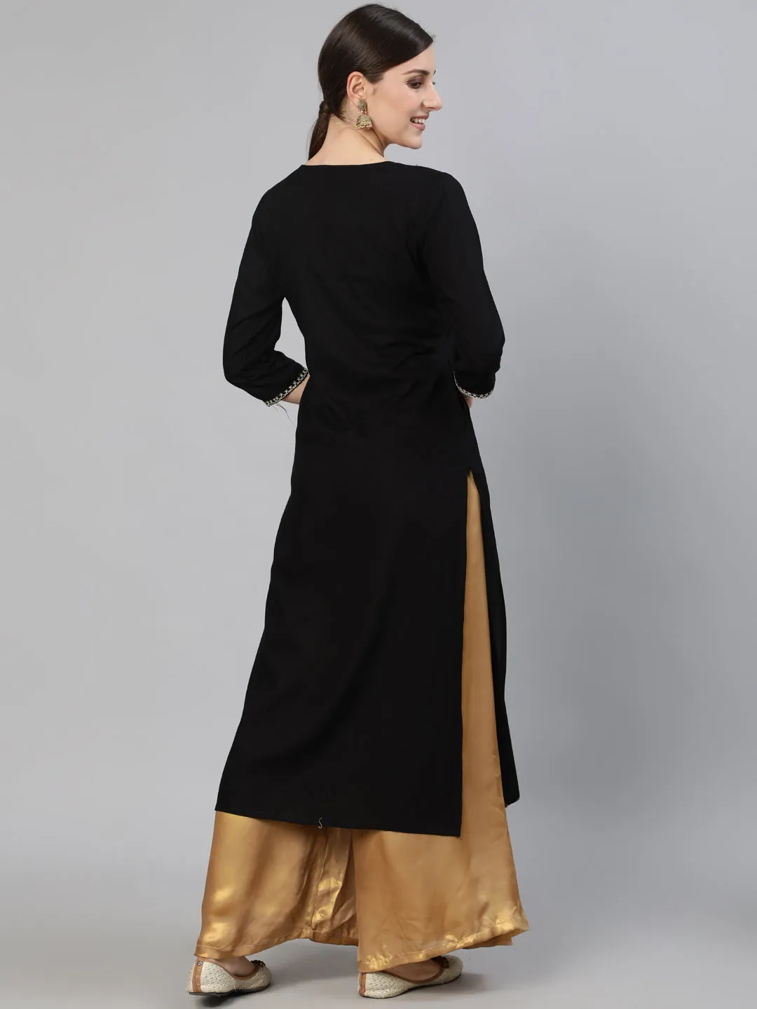 Women Black Embroidered Straight Kurta With Three Quarter Sleeves